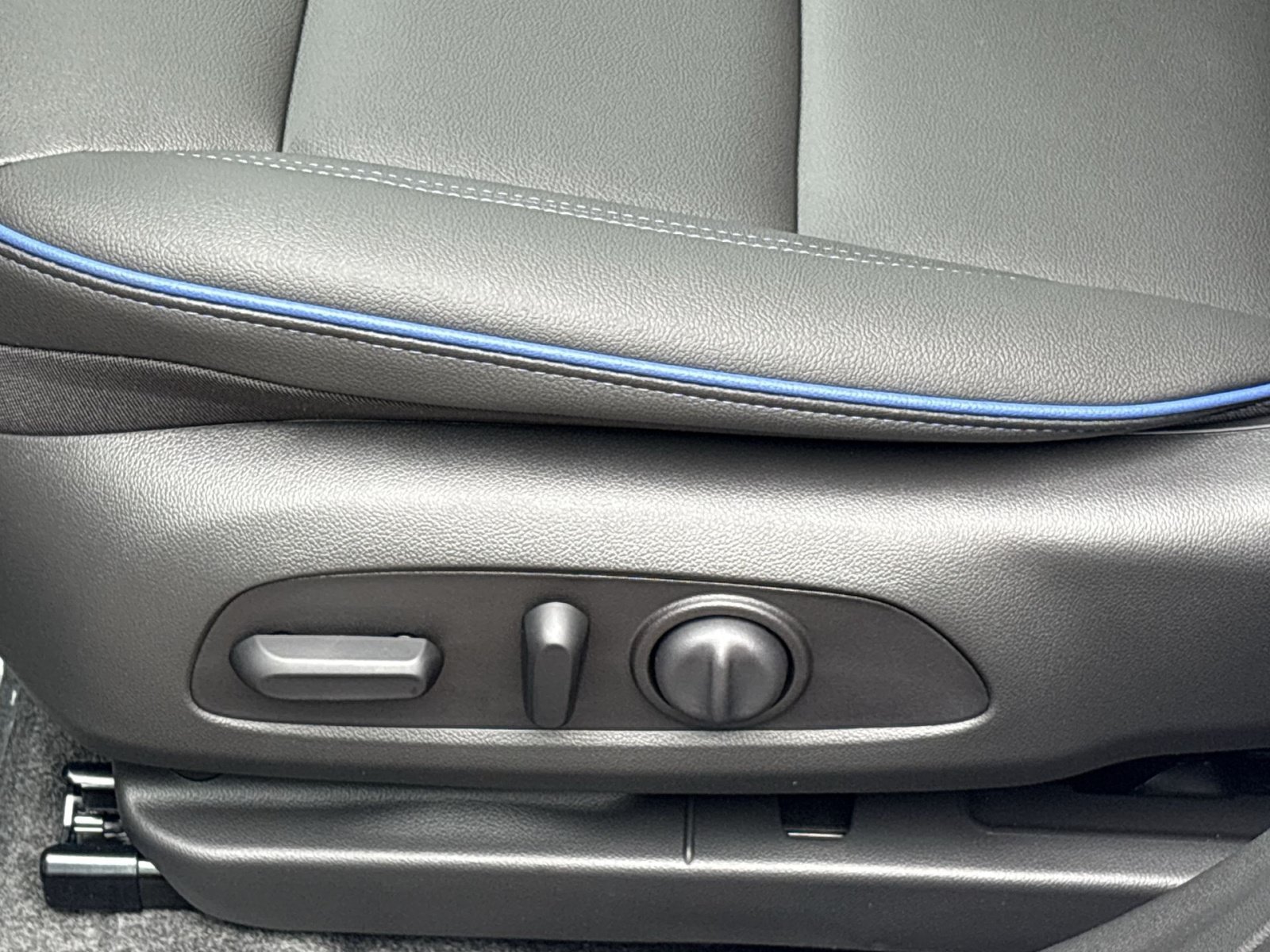 New 2026 Buick Envista Sport Touring w/ Convenience I Package FWD image 14