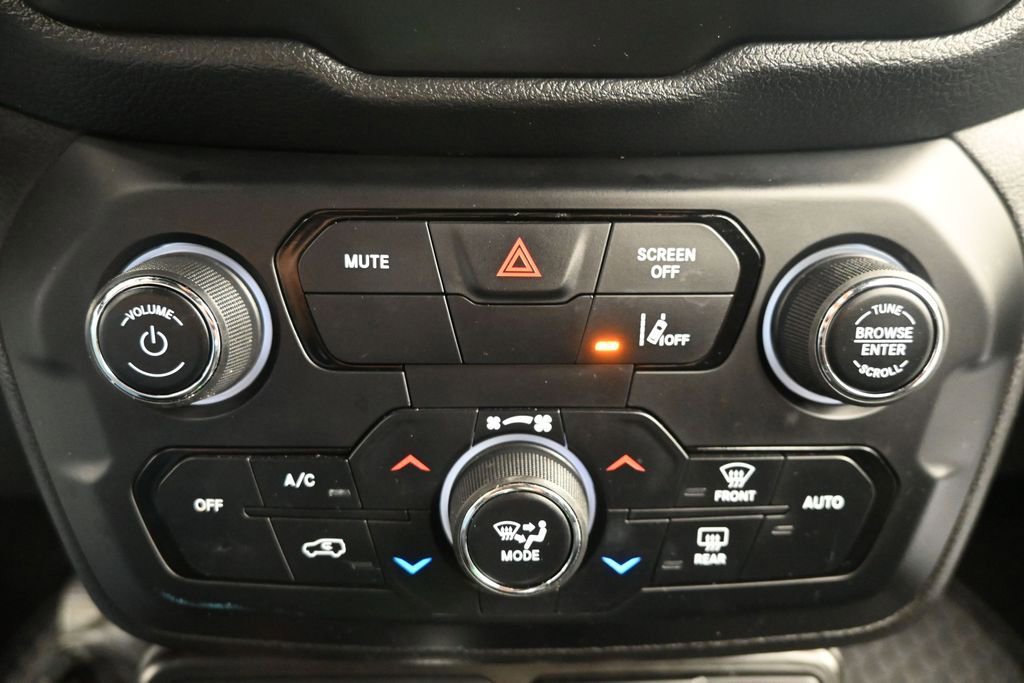 Used 2022 Jeep Renegade Altitude w/ Convenience Group AWD/4WD image 24