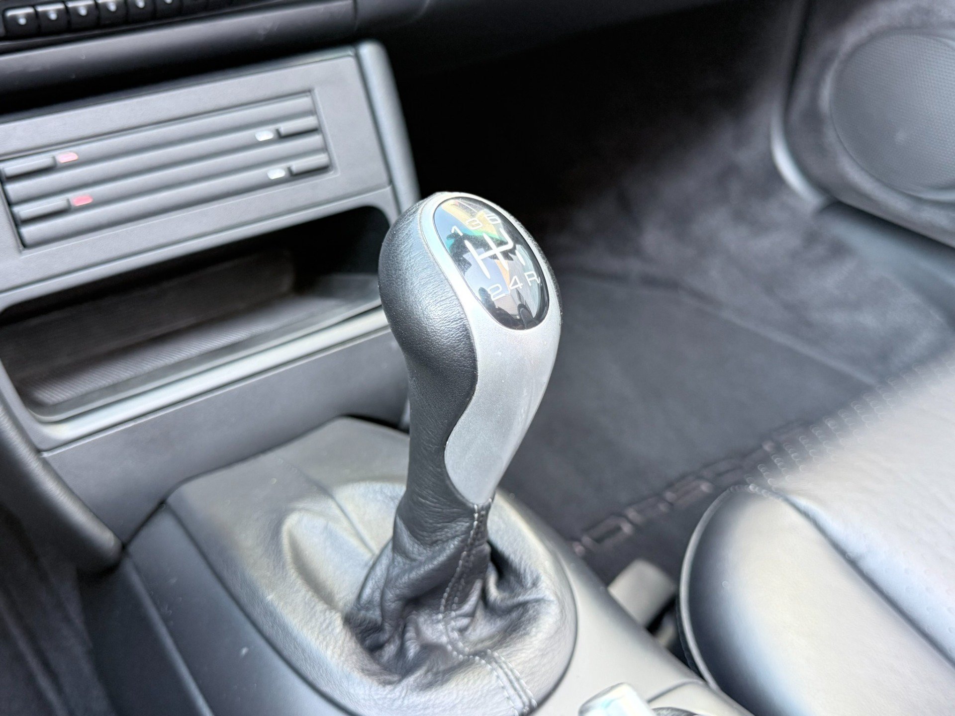 Used 2000 Porsche Boxster RWD image 19
