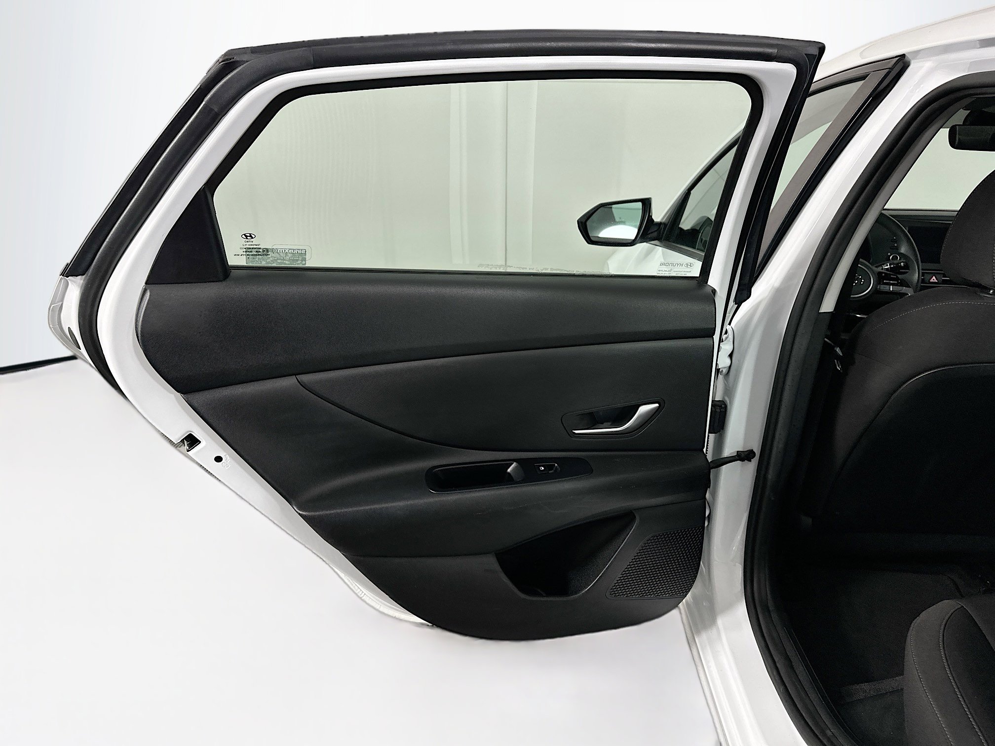 Used 2022 Hyundai Elantra SEL w/ Cargo Package image 24