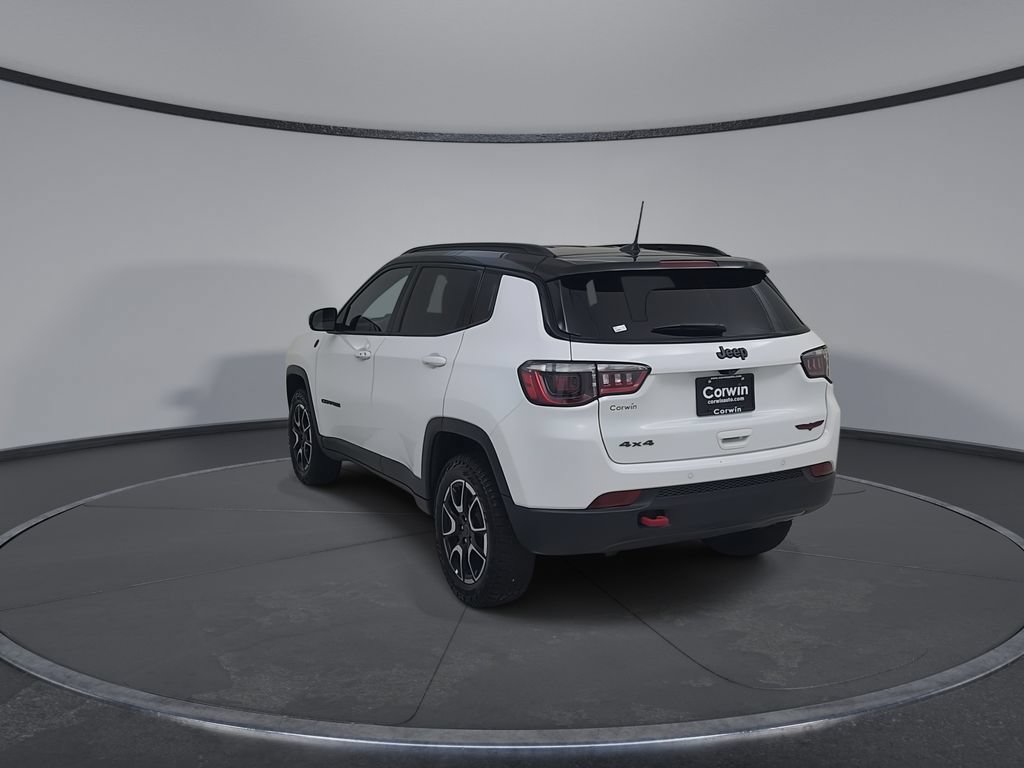 Certified 2026 Jeep Compass Trailhawk AWD/4WD image 15
