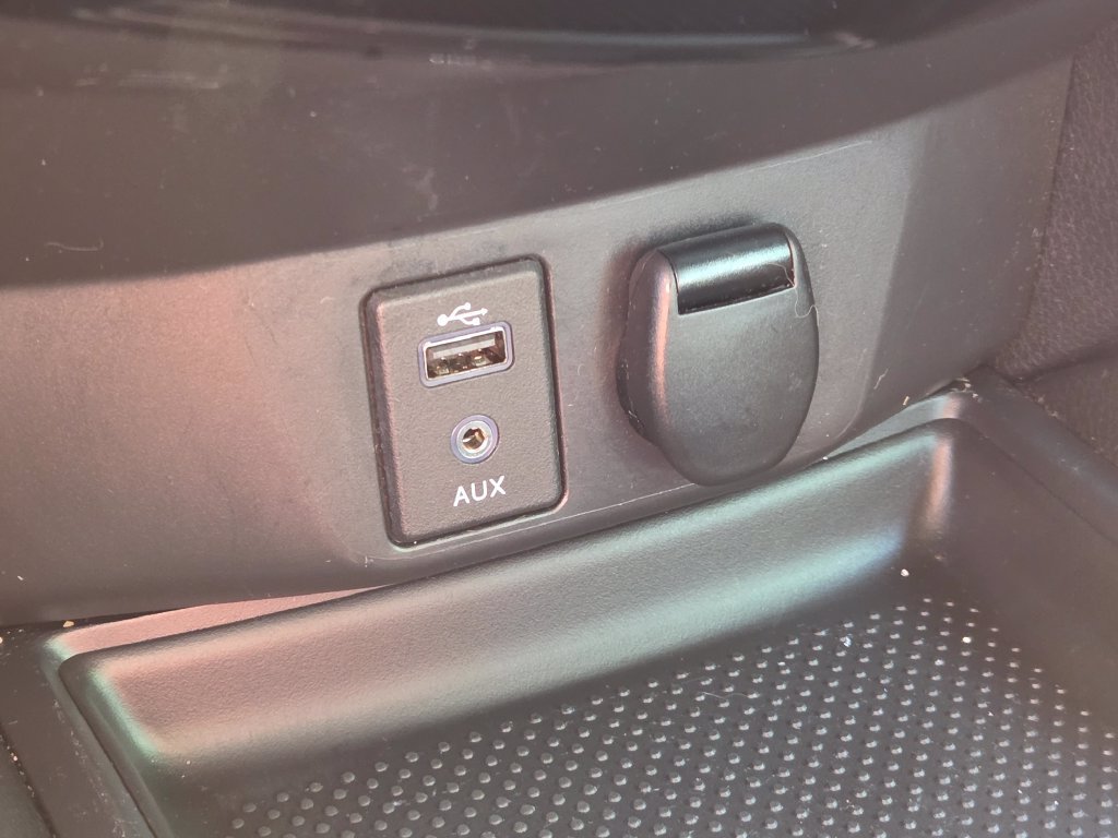 Used 2017 Nissan Rogue S AWD/4WD image 12