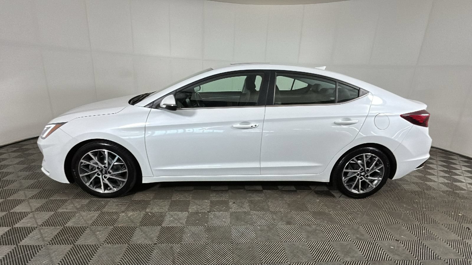 Used 2020 Hyundai Elantra Limited w/ Ultimate Package 03 FWD image 7