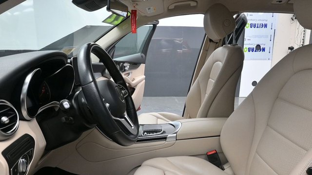 Used 2022 Mercedes-Benz GLC 300 4MATIC image 18