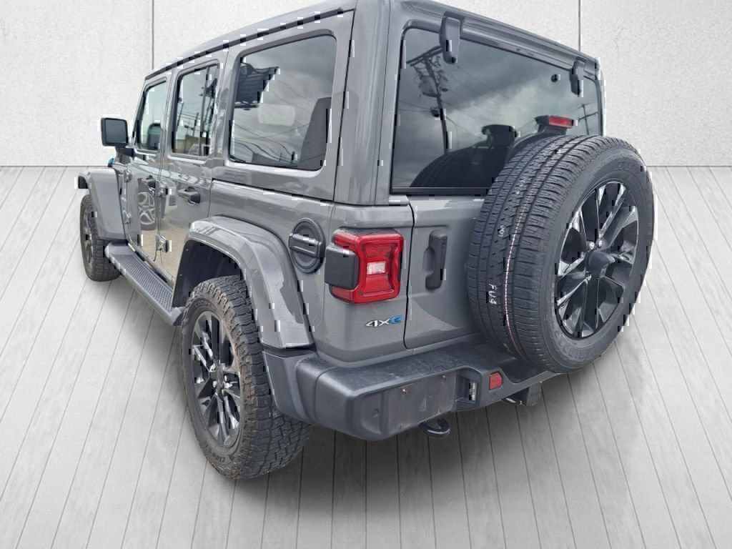 Used 2021 Jeep Wrangler Unlimited Sahara w/ Safety Group AWD/4WD image 3