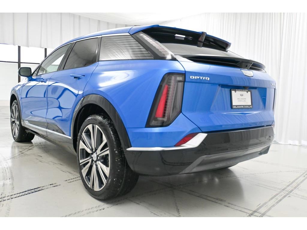 New 2026 Cadillac Optiq Luxury 2 image 6