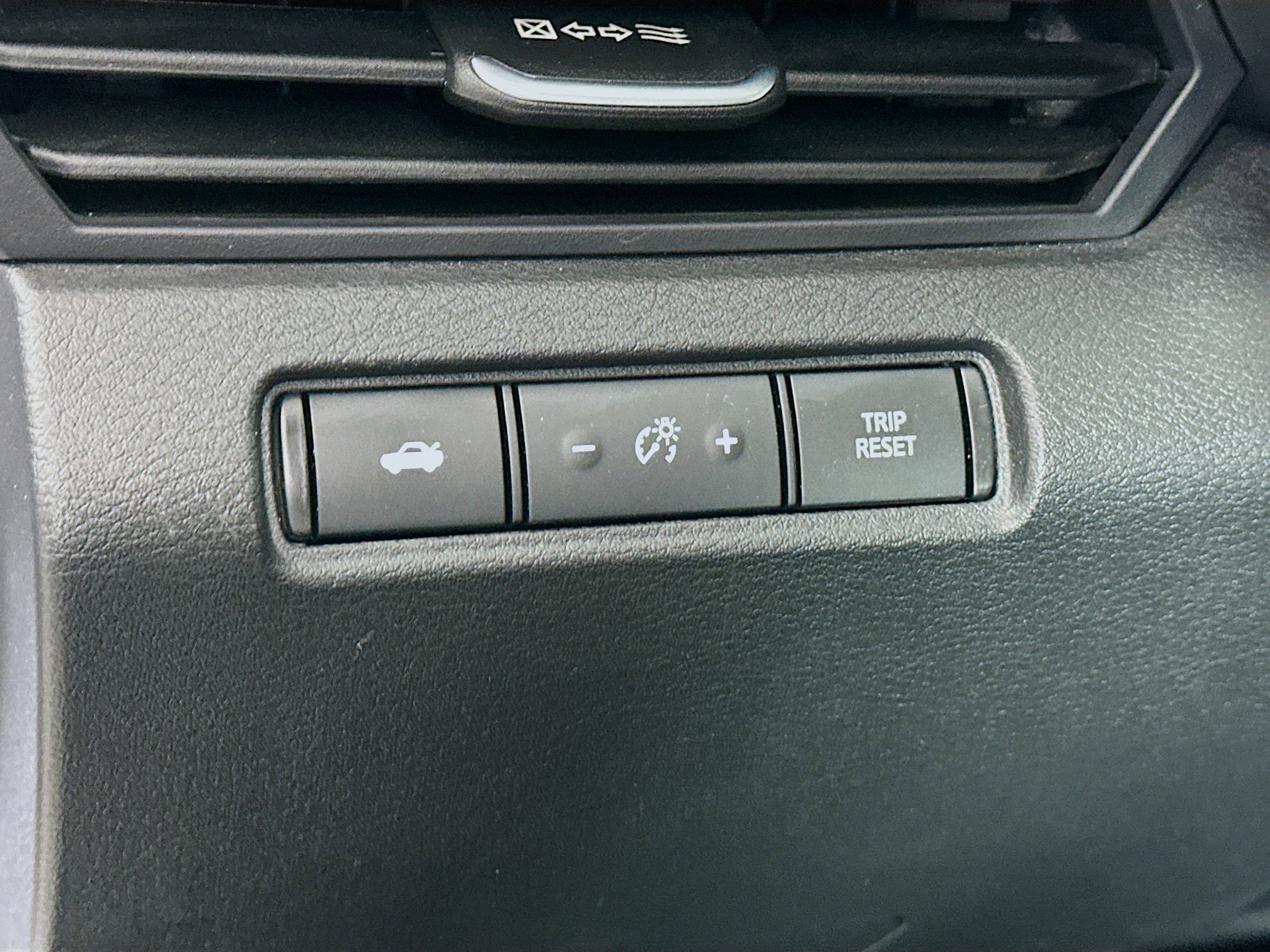 Used 2025 Nissan Altima 2.5 SV image 16