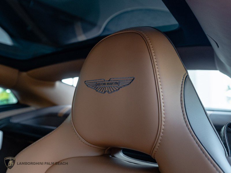 Used 2025 Aston Martin Vanquish image 28