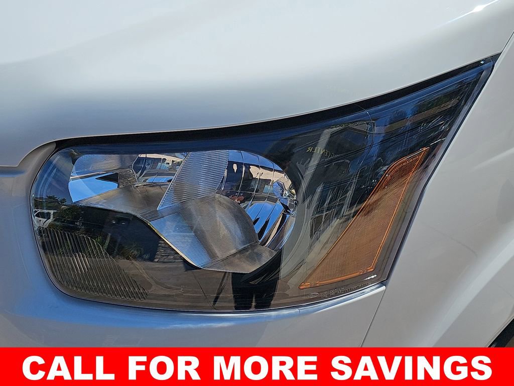 New 2025 Ford Transit 250 Low Roof RWD image 33