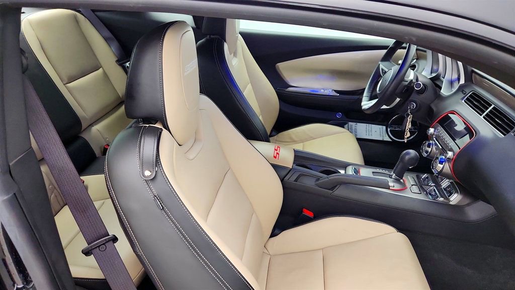 Used 2010 Chevrolet Camaro SS w/ RS Package RWD image 23