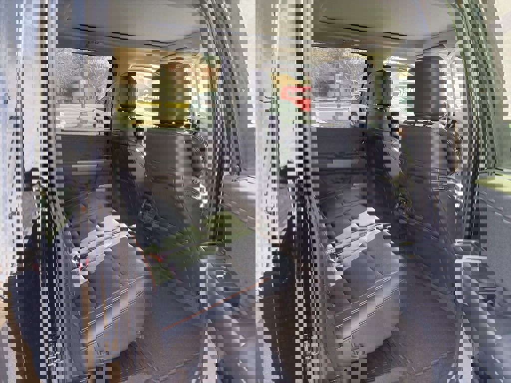 New 2026 Ford F350 Lariat w/ Black Appearance Package image 30