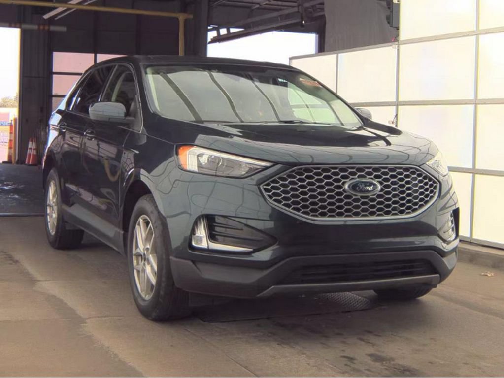 Used 2023 Ford Edge SEL w/ Convenience Package AWD/4WD image 4