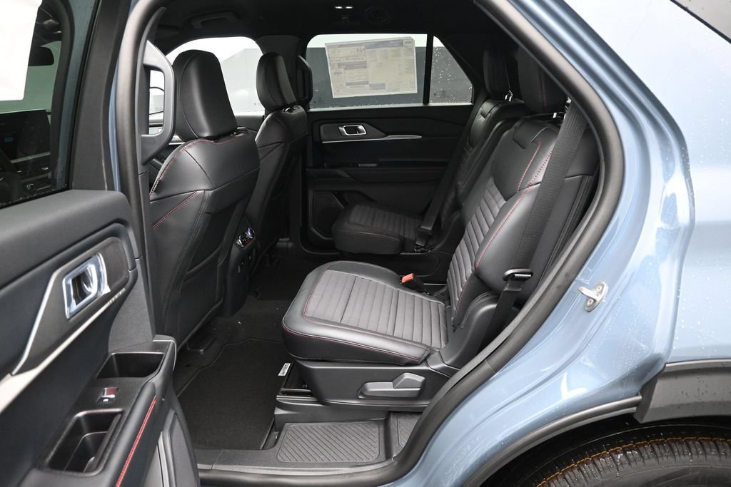 New 2026 Ford Explorer ST-Line w/ ST-Line Street Pack RWD image 18