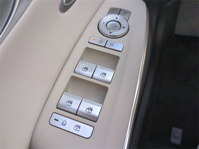 Used 2026 Genesis GV70 2.5T Select image 16