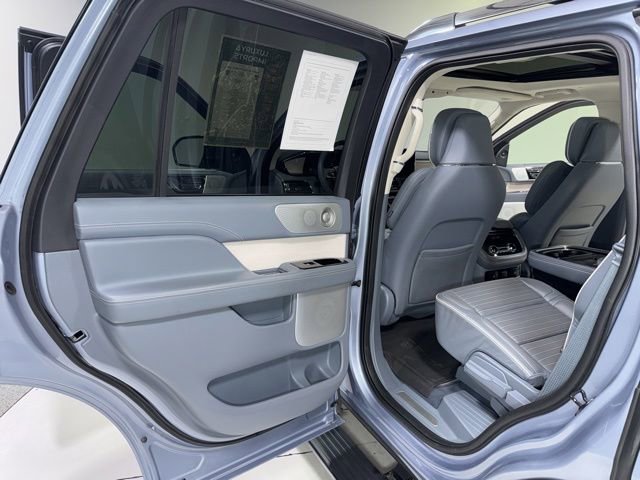 Used 2019 Lincoln Navigator Black Label w/ Cargo Package AWD/4WD image 26