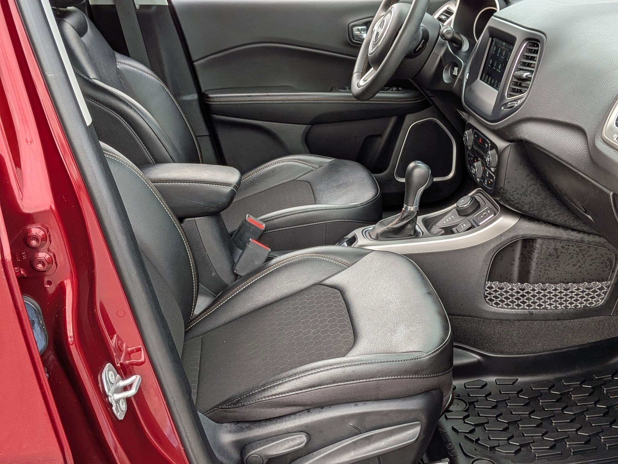 Certified 2021 Jeep Compass Latitude image 38