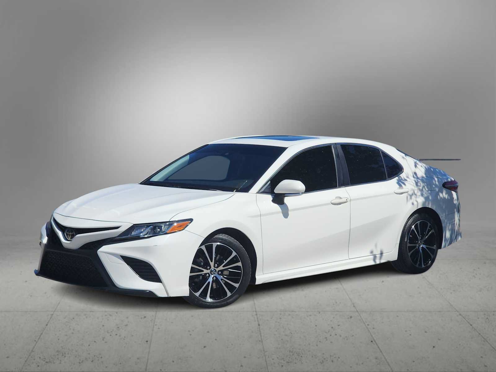 Used 2018 Toyota Camry SE w/ Moonroof Package
