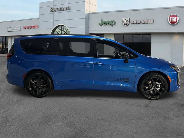 New 2027 Chrysler Pacifica Select FWD image 8
