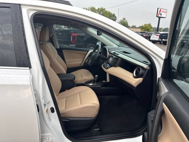 Used 2015 Toyota RAV4 Limited w/ Technology Package FWD image 15