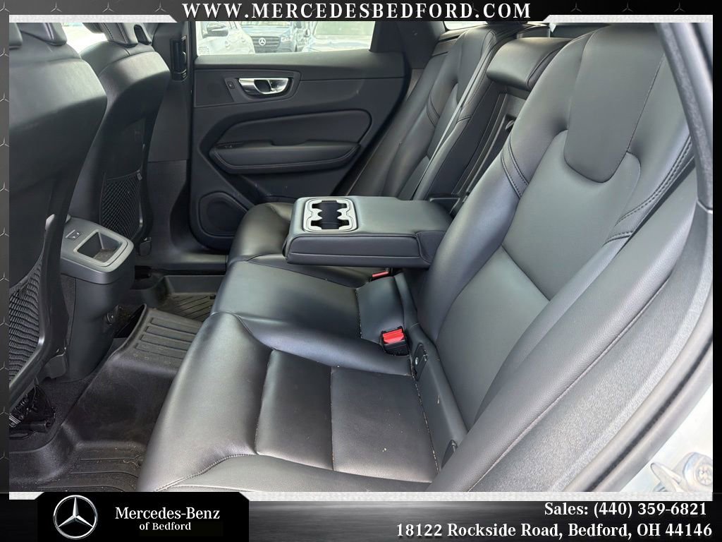 Used 2025 Volvo XC60 B5 Core AWD/4WD image 12