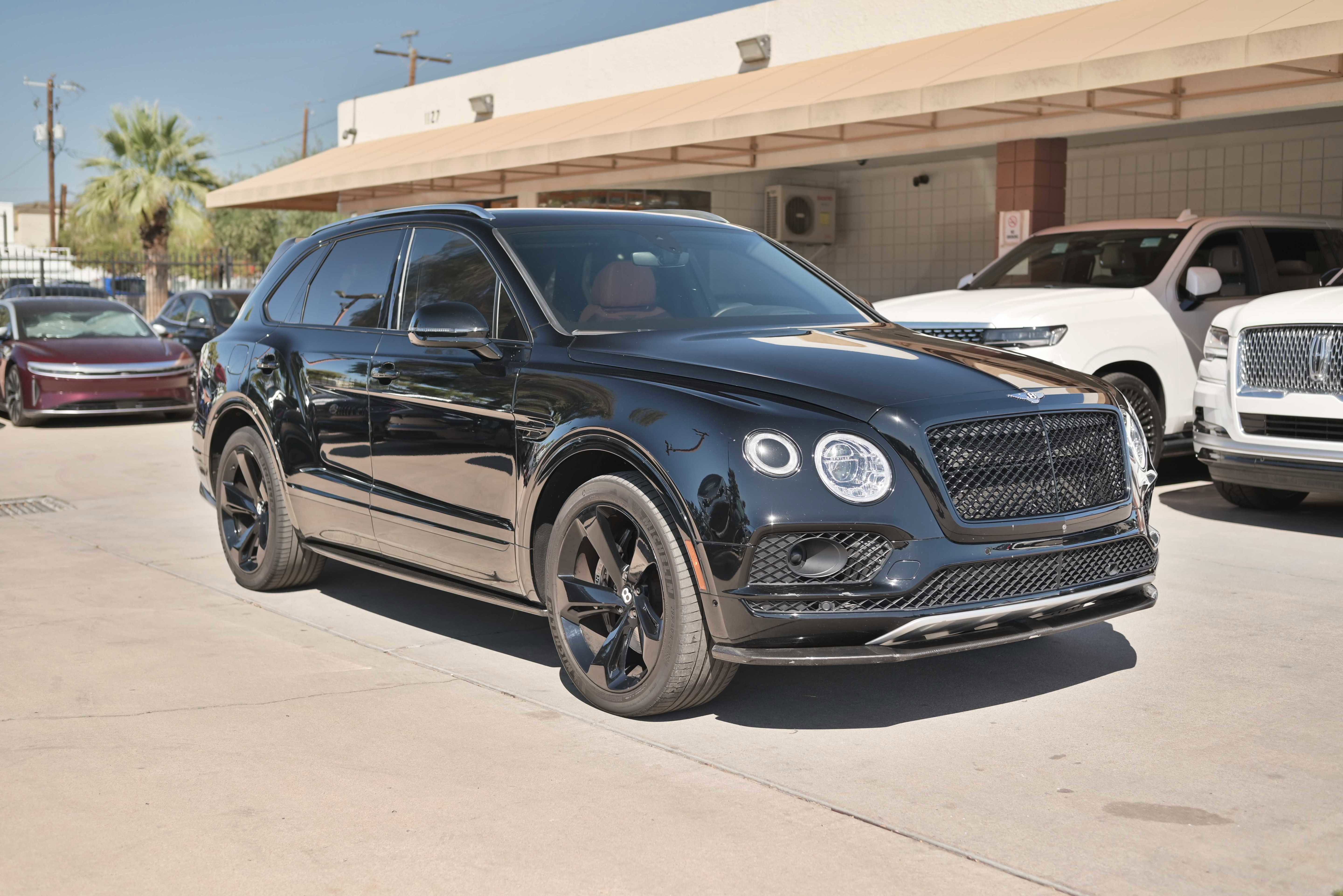 Used 2018 Bentley Bentayga AWD/4WD image 3