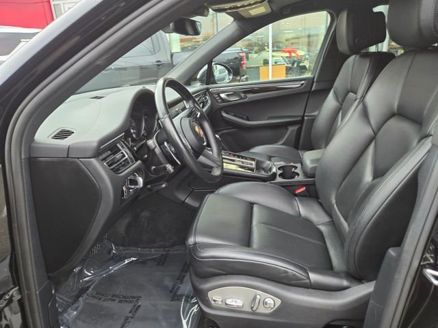 Used 2024 Porsche Macan AWD/4WD image 19