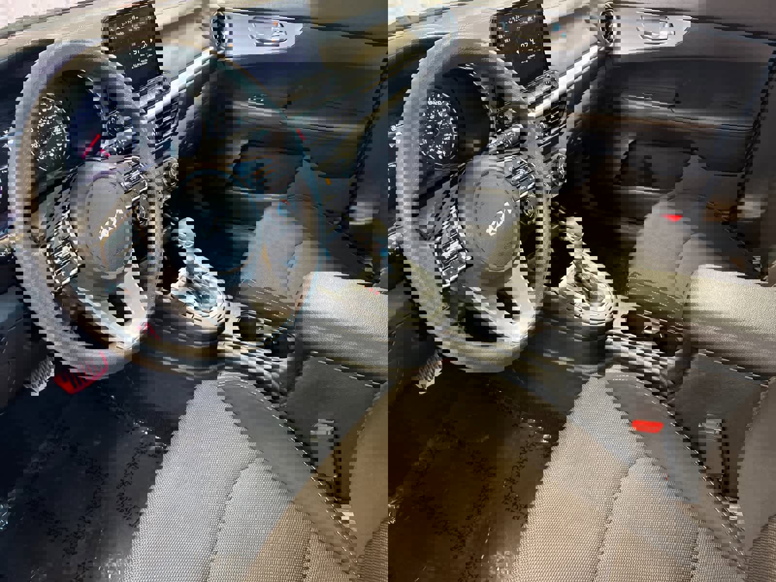 Used 2023 Kia Forte LXS w/ LXS Technology Package image 11