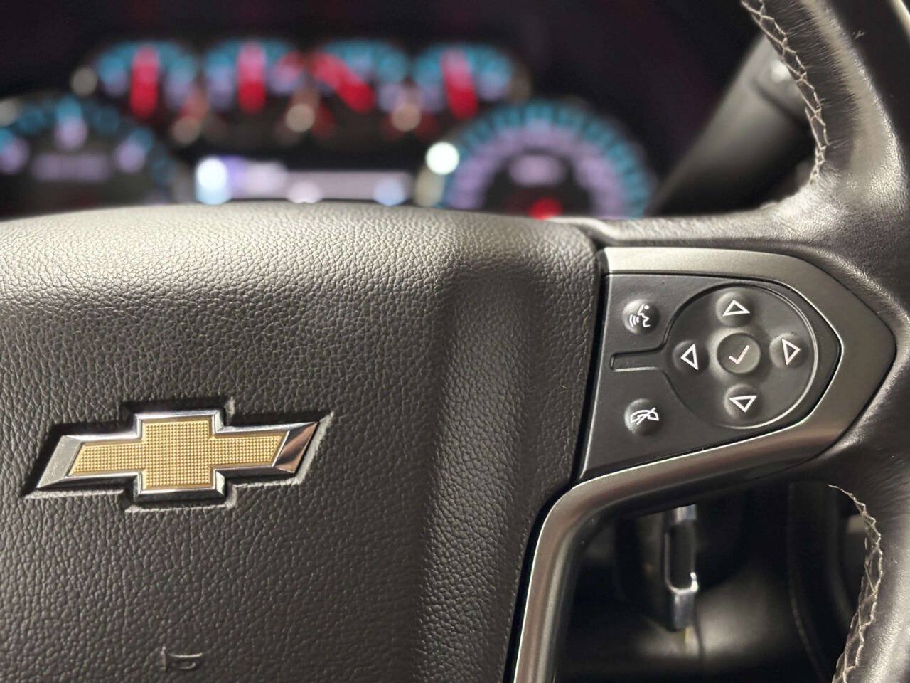 Used 2015 Chevrolet Silverado 2500 LTZ w/ Driver Alert Package AWD/4WD image 32
