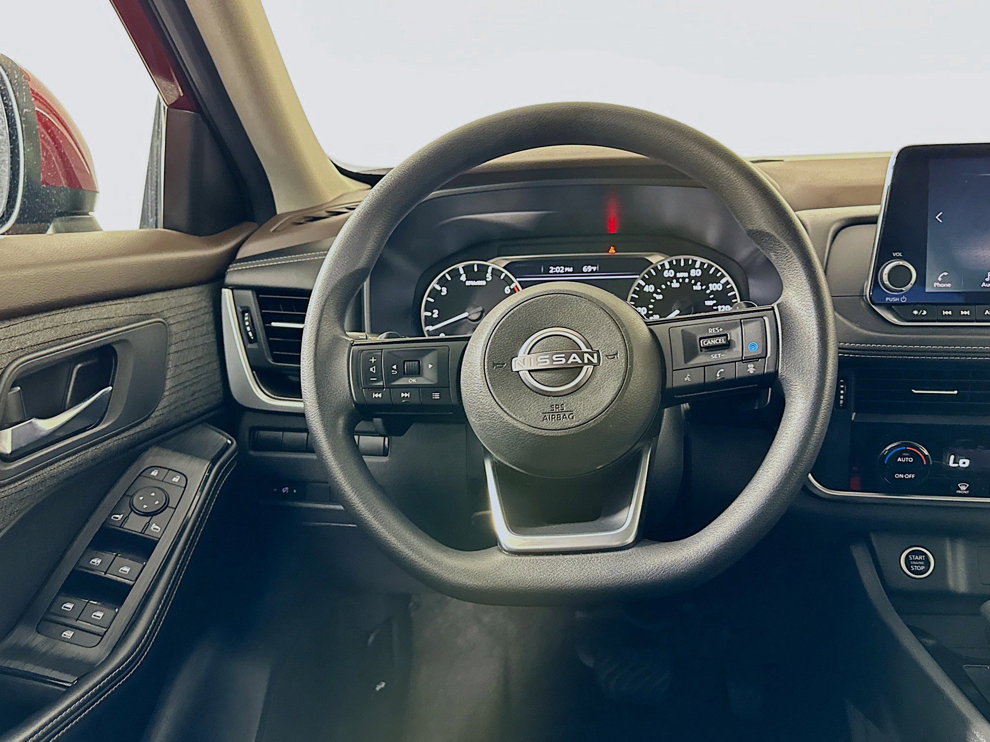 Used 2023 Nissan Rogue SV image 18