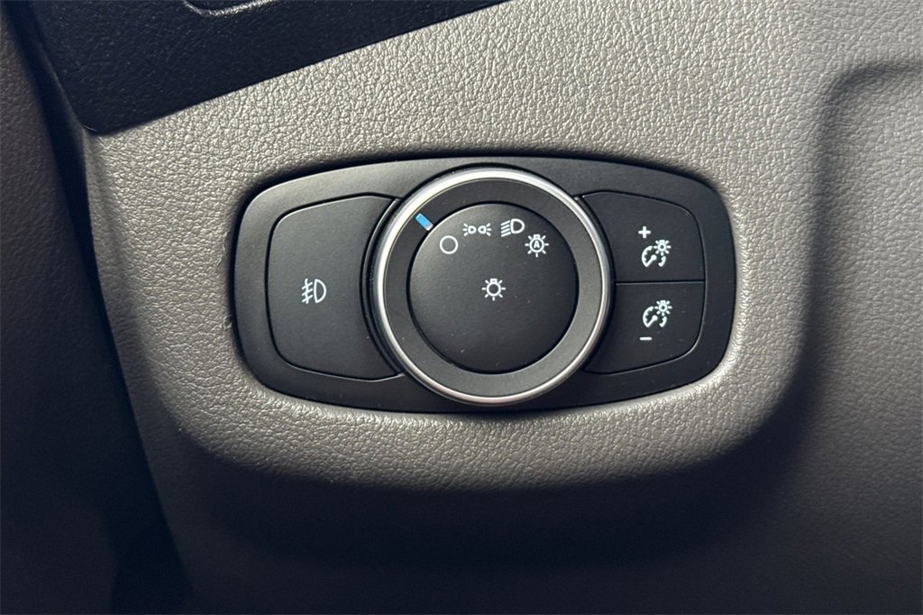 Used 2021 Ford Transit Connect XLT image 32