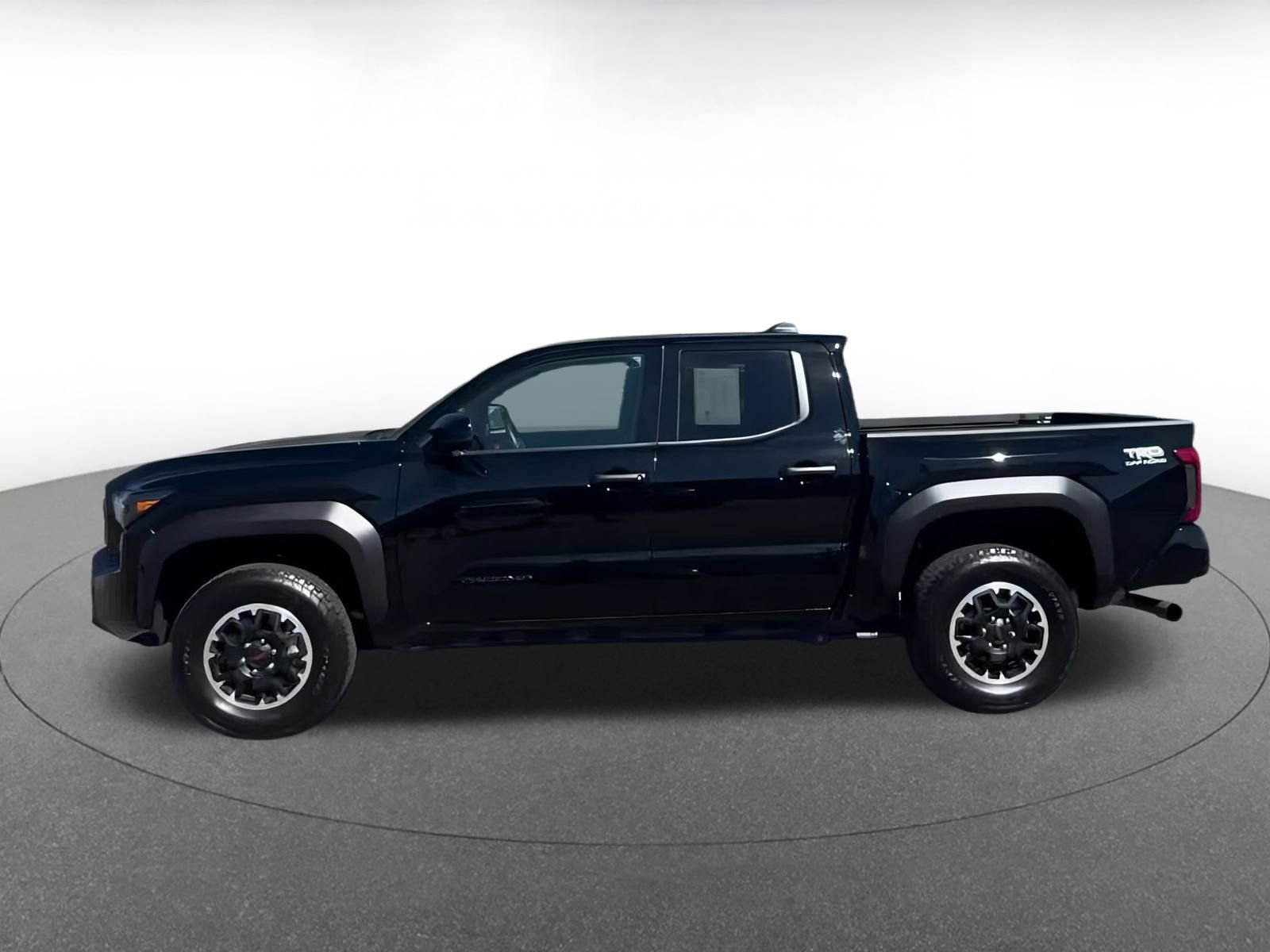 Used 2025 Toyota Tacoma SR image 8