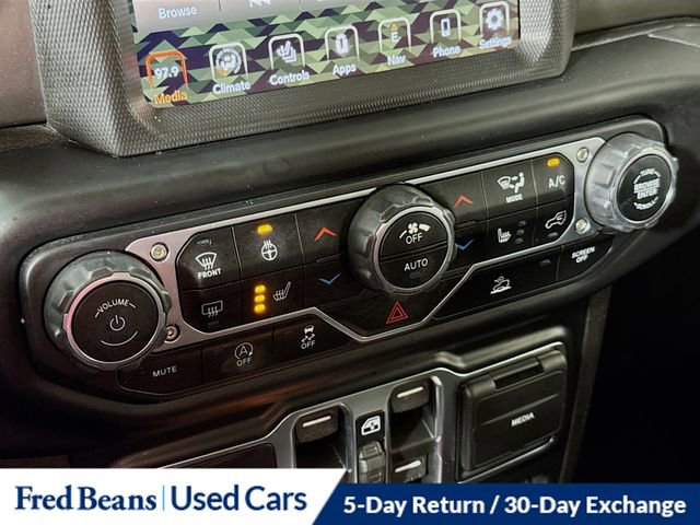 Used 2022 Jeep Wrangler Unlimited Sahara w/ Cold Weather Group image 18