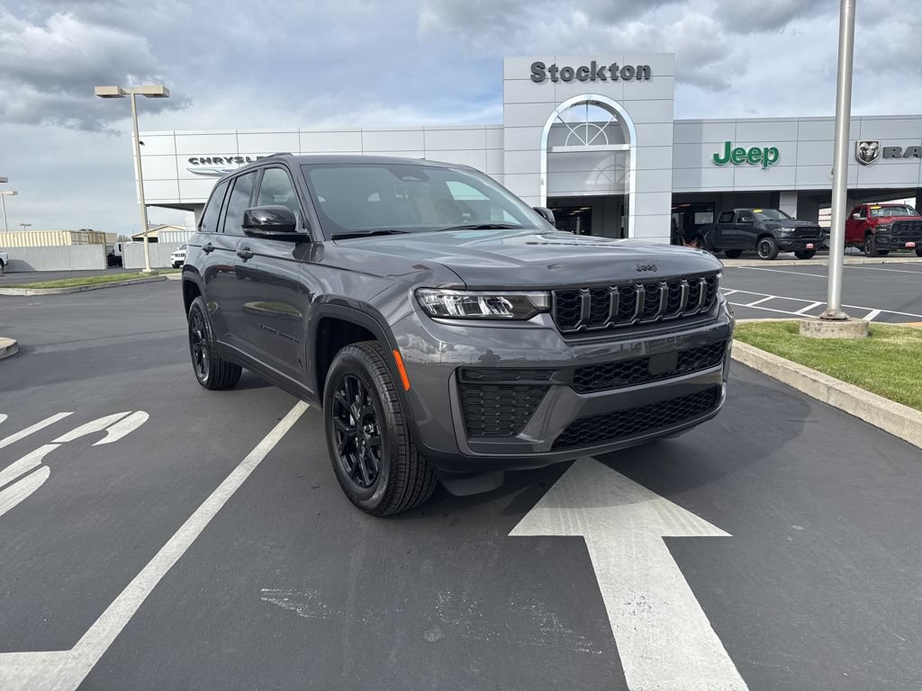 New 2026 Jeep Grand Cherokee Altitude AWD/4WD image 2