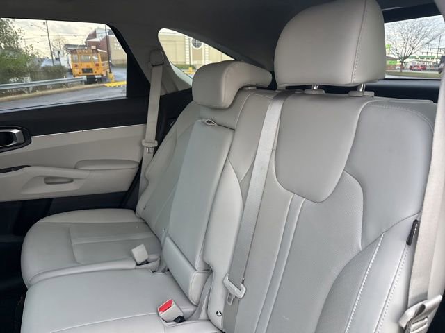 Used 2025 Kia Sorento S image 26