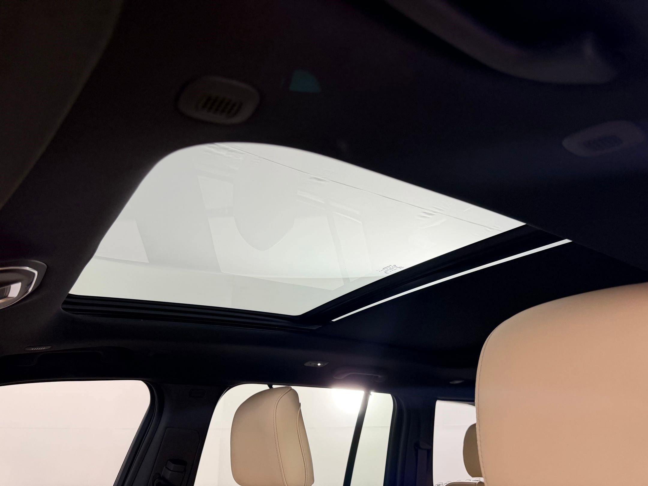 Used 2025 Jeep Grand Cherokee Limited w/ Luxury Tech Group II image 14