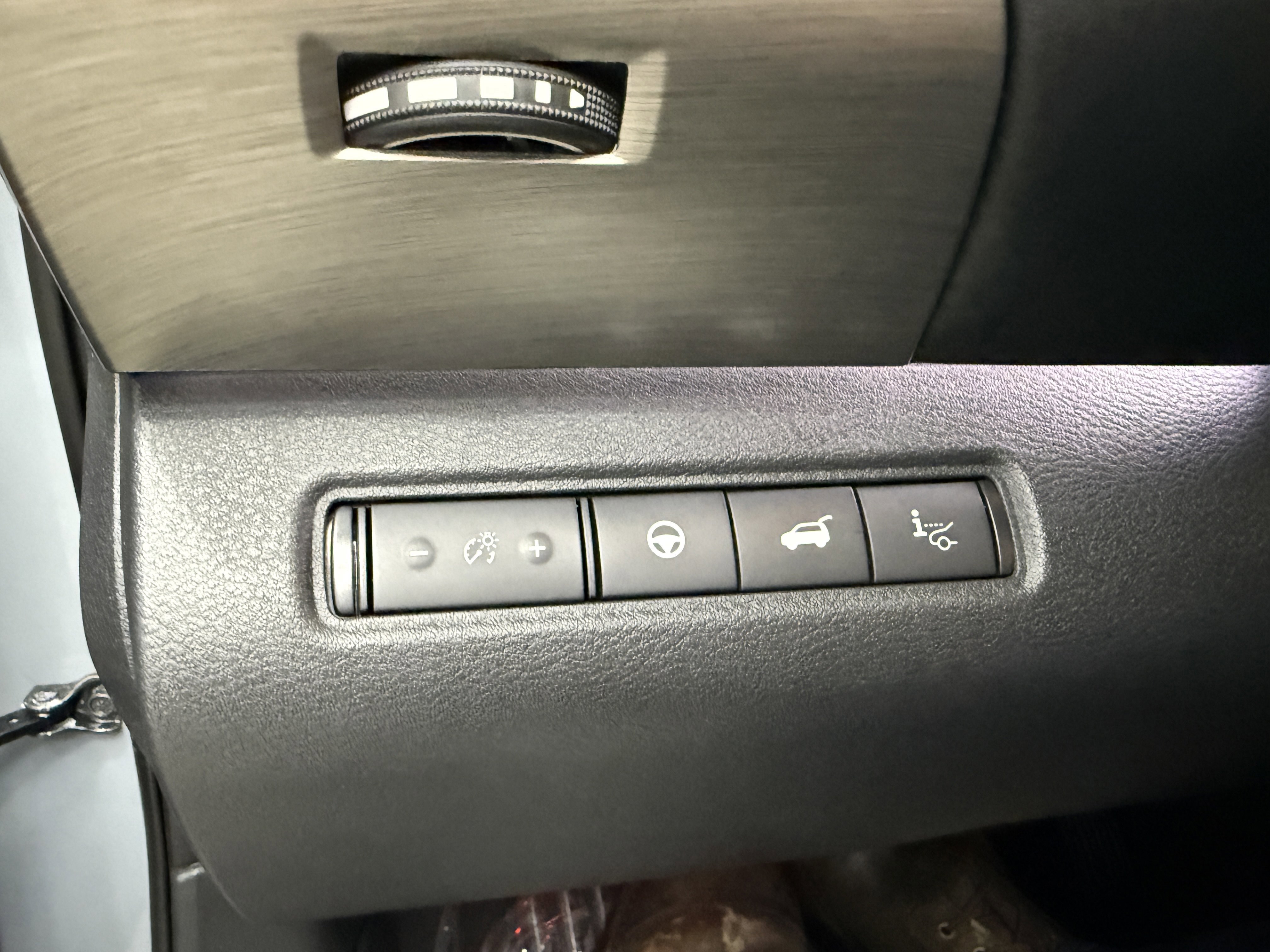 Used 2022 Nissan Pathfinder Platinum image 16