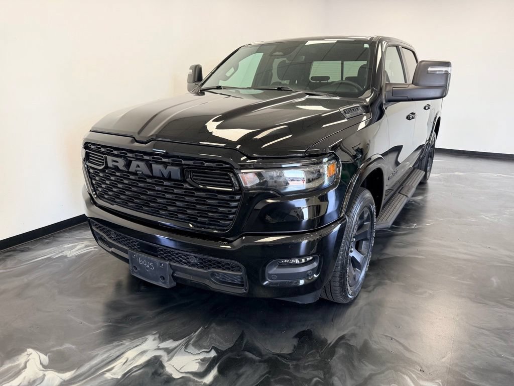Used 2025 RAM 1500 Big Horn AWD/4WD image 4