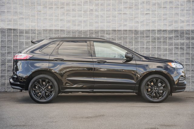 Certified 2022 Ford Edge SE w/ Black Appearance Package image 4