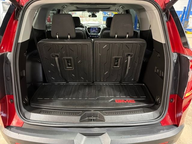 Used 2023 GMC Acadia SLE w/ Driver Convenience Package image 5