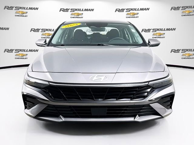 Used 2025 Hyundai Elantra SEL FWD image 2