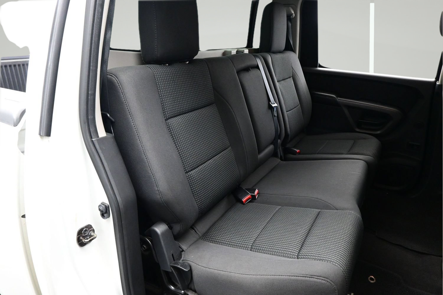 Used 2015 Nissan Titan SV w/ SV Value Truck Package RWD image 13
