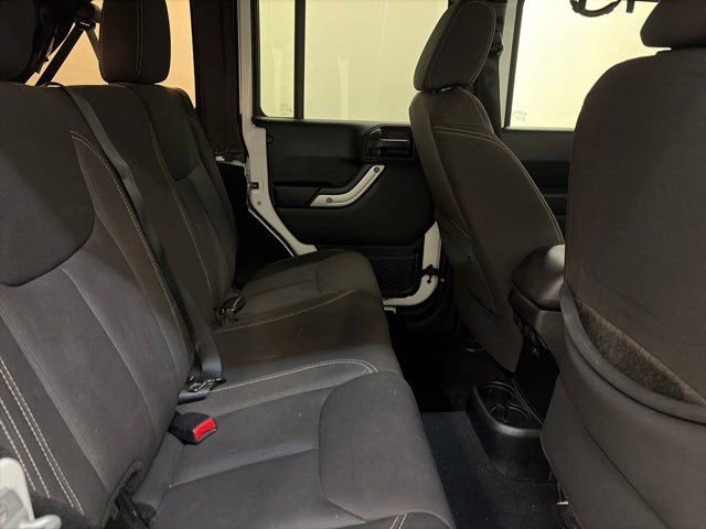 Used 2013 Jeep Wrangler Unlimited Rubicon w/ Connectivity Group image 29