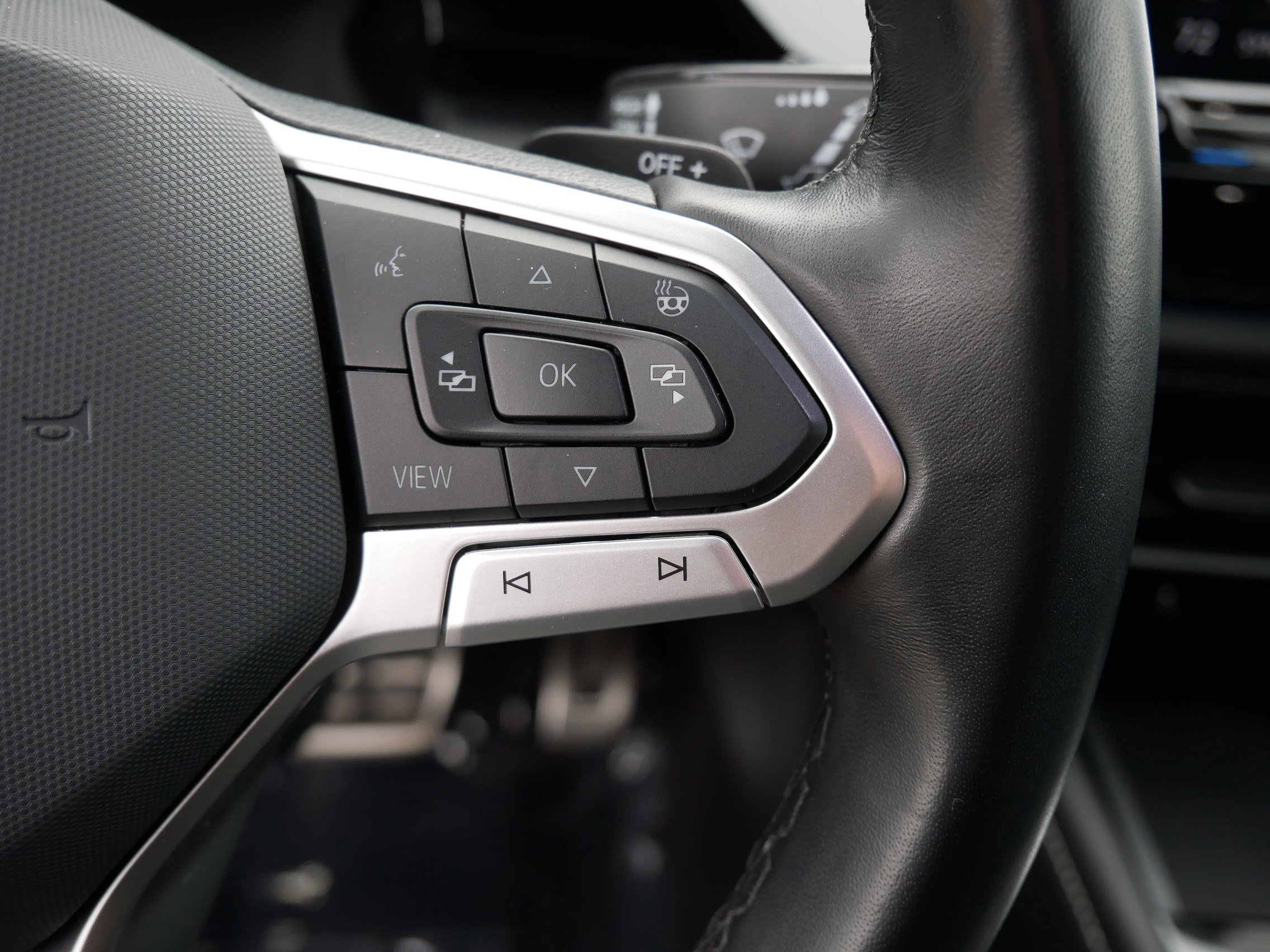 Certified 2024 Volkswagen Atlas Cross Sport SEL Premium R-Line image 29