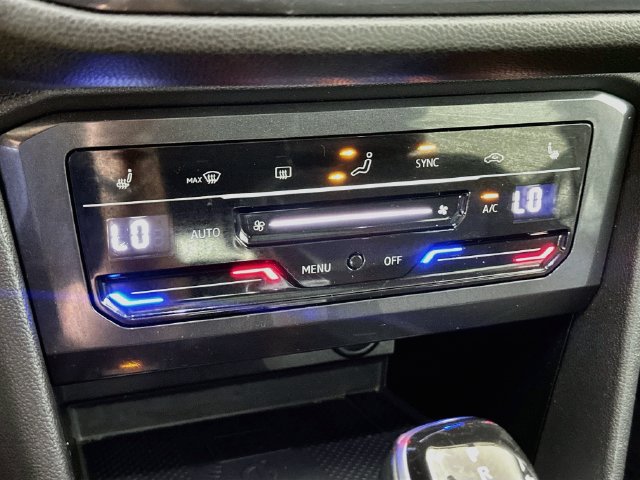 Certified 2024 Volkswagen Tiguan SE AWD/4WD image 16