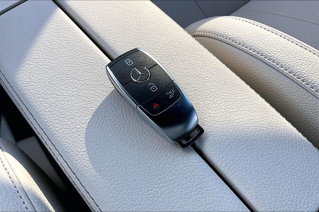 Certified 2025 Mercedes-Benz GLB 250 4MATIC image 37