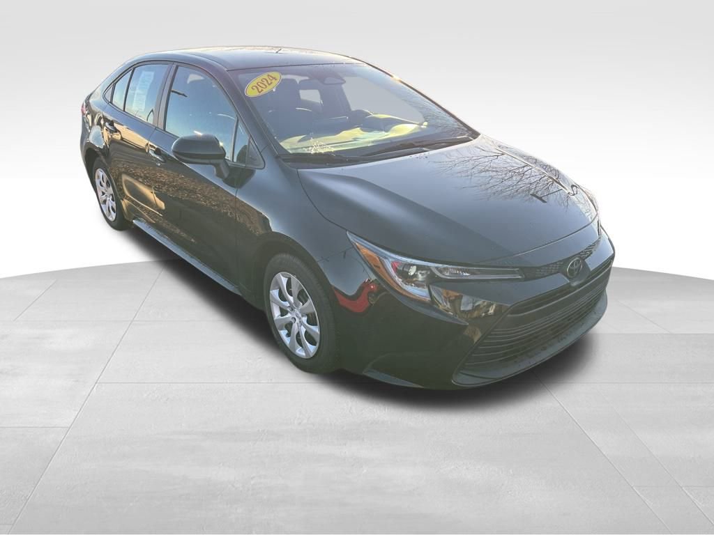 Used 2024 Toyota Corolla LE image 8