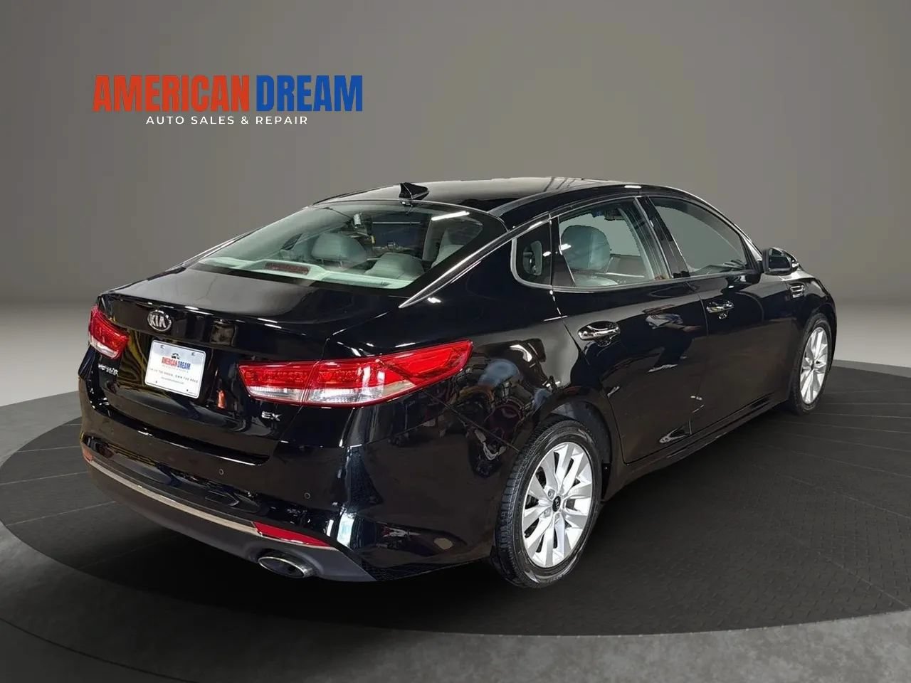 Used 2018 Kia Optima EX w/ Premium Package FWD image 5