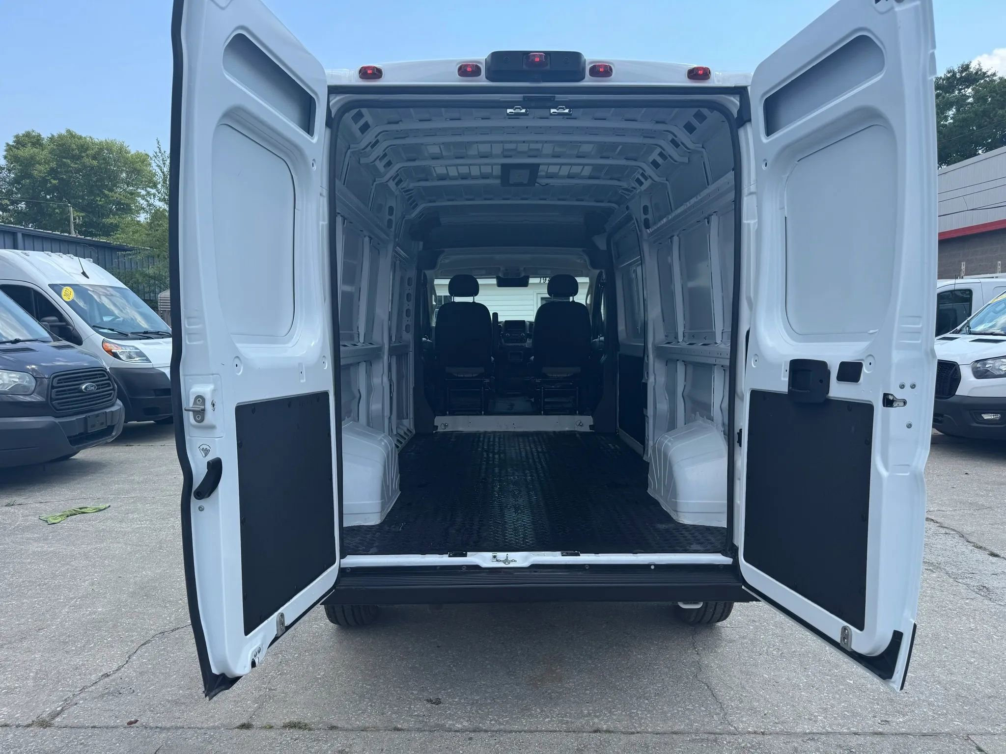 Used 2026 RAM ProMaster 2500 w/ Convenience Group FWD image 27