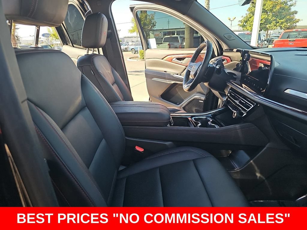 Used 2024 Chevrolet Traverse Z71 w/ Enhanced Driving Package AWD/4WD image 10