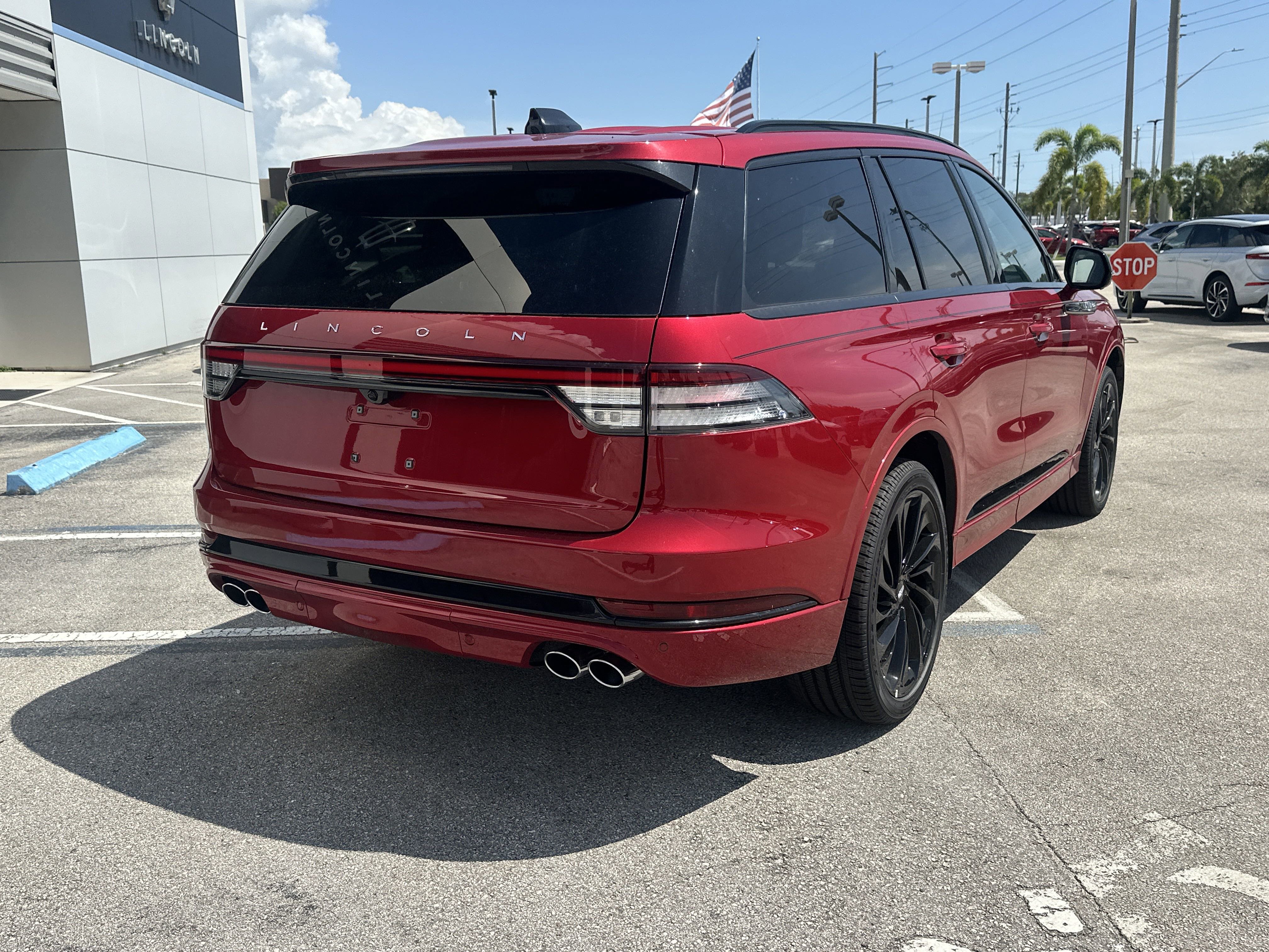 New 2025 Lincoln Aviator Reserve w/ Luxury Package image 6